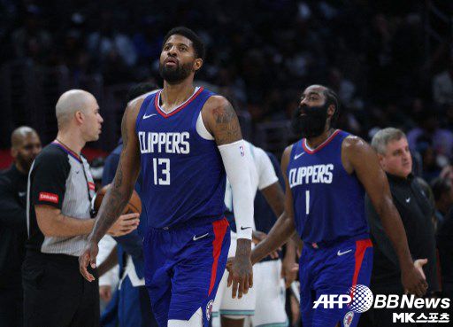 폴 조지는 떠나고, 제임스 하든은 남는다. 사진=ⓒAFPBBNews = News1