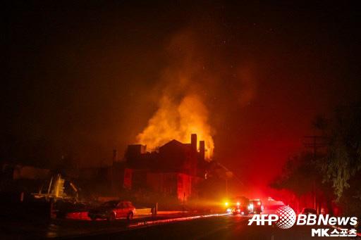 LA 지역에 산불이 발생, 피해가 커지고 있다. 사진=ⓒAFPBBNews = News1