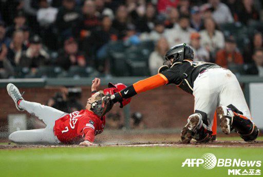 샌프란시스코는 5회 실점 위기를 벗어났다. 사진(美 샌프란시스코)=ⓒAFPBBNews = News1