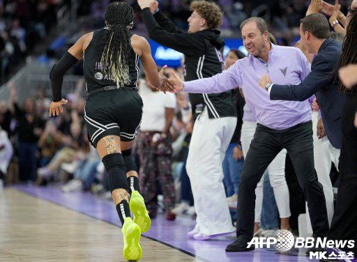 조 레이콥은 NBA 워리어스와 WNBA 발키리스를 보유하고 있다. 사진=ⓒAFPBBNews = News1