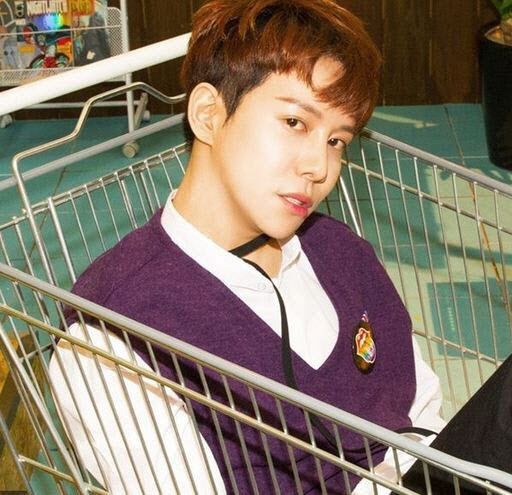 박경(사진=세븐시즌스)