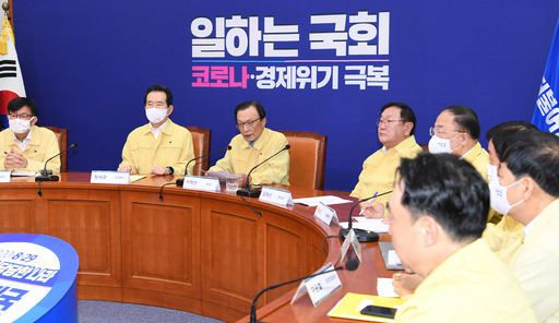 더불어민주당 이해찬 대표가 12일 오전 국회에서 열린 고위 당정협의회에서 모두발언을 하고 있다. 남정탁 기자