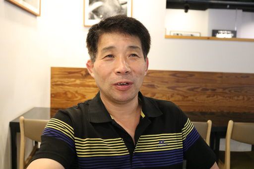 이춘재 8차 사건 범인으로 지목돼 20년간 옥살이를 했던 윤성여(53)씨가 14일 오전 충북 청주시 서원구 한 카페에서 취재진과 만나 이야기를 하고 있다. 청주=뉴시스