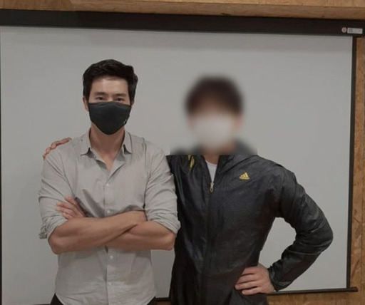 이근 예비역 대위의 ‘빚투’(빚+미투) 논란을 제기한 A씨가 5일 올린 게시물. 인스타그램 캡처