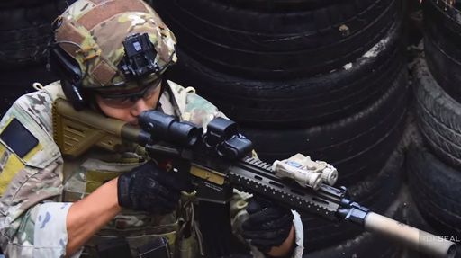 해군특수전전단 출신으로, 유튜브 예능 방송 ‘가짜사나이’ 등으로 유명해진 이근(36) 예비역 대위. 유튜브 캡쳐