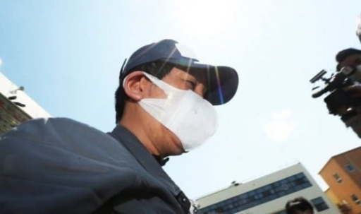 라임자산운용 사태의 배후로 지목된 김봉현 전 스타모빌리티 회장이 야권 로비를 폭로한 '옥중서신'과 관련, 국민의힘이 특검 도입을 재차 주장했다. 연합뉴스