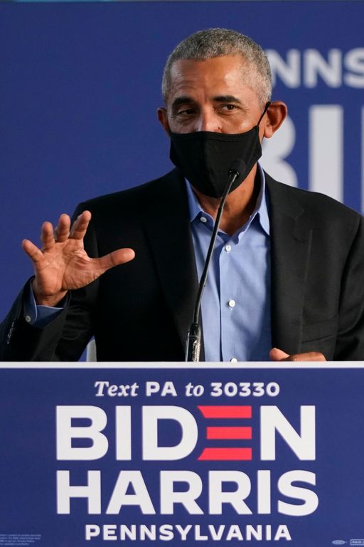 버락 오바마 전 미국 대통령이 21일(현지시간) 펜실베이니아주 필라델피아에서 민주당 대선 후보 조 바이든 전 부통령·부통령 후보 카멀라 해리스 상원의원 지지자들과 라운드테이블 행사를 하고 있다. 필라델피아 AFP=연합뉴스