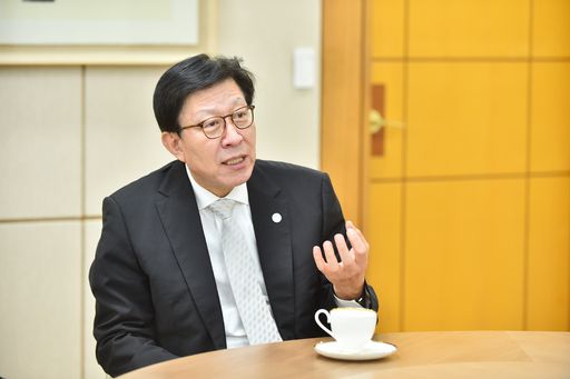 박형준 부산시장이 29일 차별화한 전략을 바탕으로 사우디아라비아 리야드 등과 경쟁에서 우위를 확보해 세계박람회를 유치할 것이라고 강조하고 있다. 부산시 제공