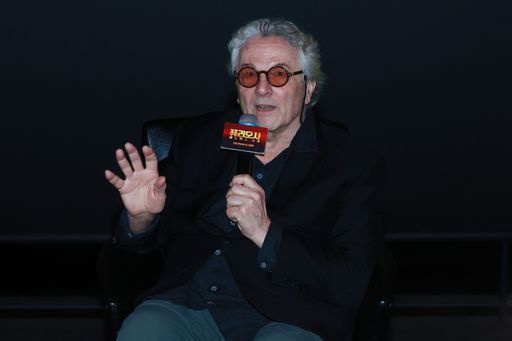 영화 ‘퓨리오사: 매드맥스 사가’의 조지 밀러 감독이 15일 서울 용산구 CGV용산아이파크몰에서 열린 내한 기자간담회에서 질문에 답하고 있다. 연합뉴스