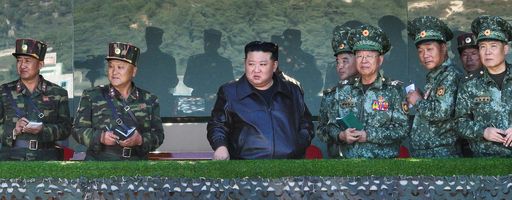 김정은 북한 국무위원장이 지난 2일 서부지구 조선인민군 특수작전부대 훈련기지를 현지시찰 하고 있는 모습. 평양 조선중앙통신연합뉴스