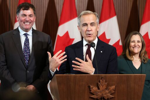 마크 카니 캐나다 총리가 6일(현지시간) 기자회견을 하고 있다. 이 자리에서 그는 캐나다와 인도의 불편한 관계에도 나렌드라 모디 인도 총리를 오는 15∼17일 캐나다에서 열리는 G7 정상회의에 초청했다고 밝혔다. AFP연합뉴스