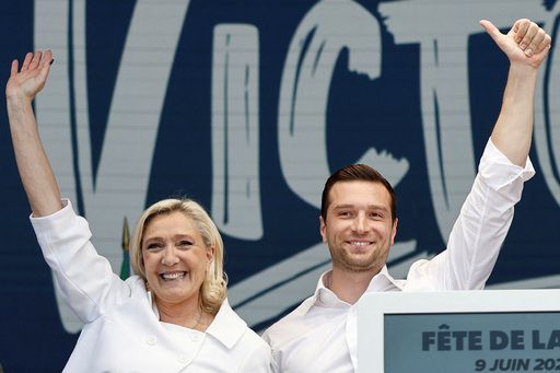 프랑스 극우 지도자 마린 르펜(왼쪽)과 그의 핵심 측근이자 차세대 지도자로 꼽히는 조르당 바르델라 RN 대표. 로이터연합뉴스