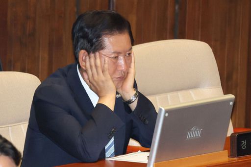 더불어민주당 정청래 대표가 4일 서울 여의도 국회에서 열린 본회의에 참석해 있다. 뉴스1