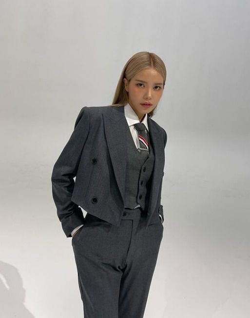 사진=솔라 인스타그램