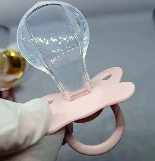 중국에서 불면증이나 불안 증세가 있는 성인들을 위한 쪽쪽이가 유행이다. 광밍망