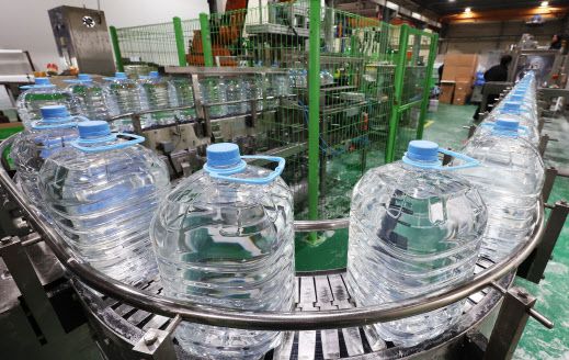 6일 경기도 안산시 단원구 금성이엔씨에서 요소수가 생산되고 있다. (사진=연합뉴스)