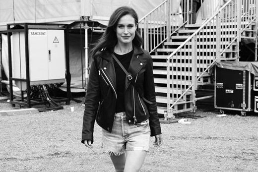 - 가죽 재킷 입고 락 페스티벌 간 총리. 트위터