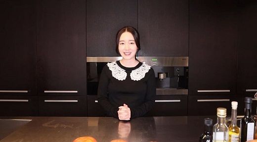 이정현이 7일 유튜브 채널을 통해 임신 소식을 전했다. [사진=이정현 유튜브]