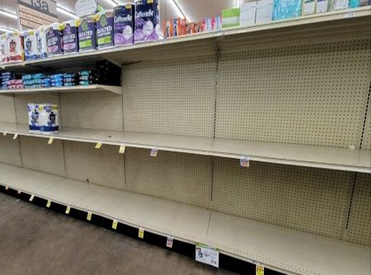 2024년 항만 노조 대규모 파업 당시 텅 비어 있는 미국 대형마트의 휴지 진열대. SNS갈무리.