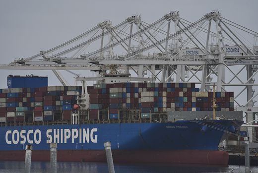 중국 코스코해운사 선박에 컨테이너들이 선적해있다. 사진=연합뉴스