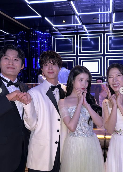 가수 겸 배우 아이유 인스타그램