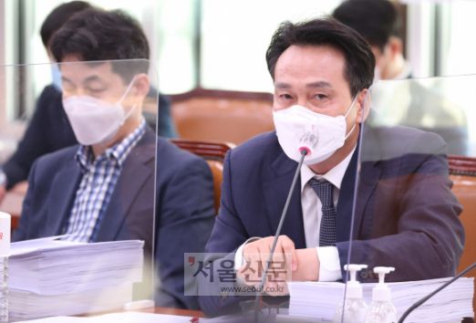 - 더불어민주당 안민석 의원이 28일 오전 서울 여의도 국회에서 열린 외교통일위원회 전체회의에서 발언하고 있다. 2020. 9. 28 김명국 선임기자 daunso@seoul.co.kr