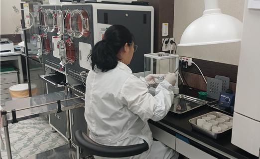 가축분뇨 부숙도 검사.  사진|횡성군청