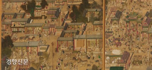 18세기 서울의 이상적인 풍경을 그린 <태평성시도>(국립중앙박물관 소장). 서울을 중심으로 전개된 화폐 경제의 경험과 상업이 활발해지는 면모를 잘 보여주는 작품이다. 여유가 생기자 양반 사대부의 전유물이던 책은 중인과 평민의 벗이 되었다. 독자들의 구미에 맞는 한글소설이 본격적으로 창작되기 시작했다.