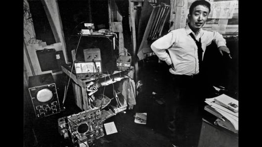 <백남준: 달은 가장 오래된 TV>의 한 장면. 엣나인필름 제공