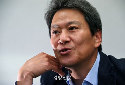 <색다른 인터뷰> 임종석 전 청와대 비서실장이 6일 서울 성동구 남북경제문화협력재단 사무실에서 경향신문과 인터뷰를 하고 있다. 2023.12.6 /서성일 선임기자