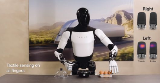 테슬라 로봇 ‘옵티머스 2세대’. 테슬라 공식 유튜브 계정 캡처