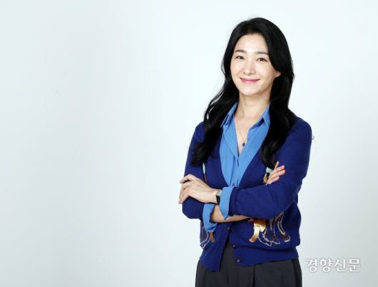 박현정씨는 50세가 된 2021년에는 자신의 솔직한 이야기와 주변 사람들에 대한 고마움을 담은 에세이집 <엄마, 배우, 현정>을 출간했다. 서성일 선임기자