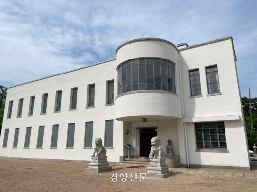 1년7개월의 복원·보수공사를 마치고 재개관한 간송미술관 전경. 이영경 기자