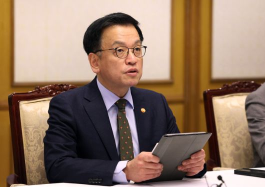 최상목 대통령 권한대행 부총리 겸 기획재정부 장관이 21일 서울 종로구 정부서울청사에서 열린 대외경제현안 간담회에서 모두발언을 하고 있다. 대통령실사진기자단.