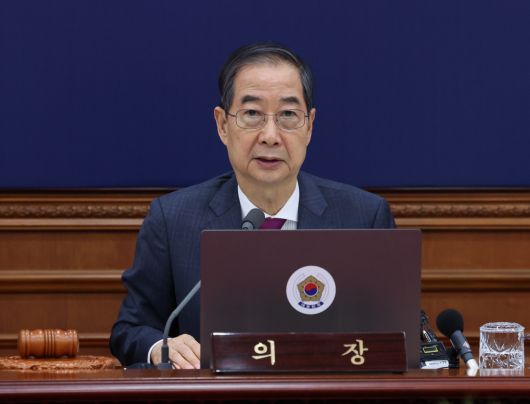 한덕수 대통령 권한대행 겸 국무총리가 14일 정부서울청사에서 열린 국무회의에서 모두발언을 하고 있다. 김창길 기자 cut@kyunghyang.com