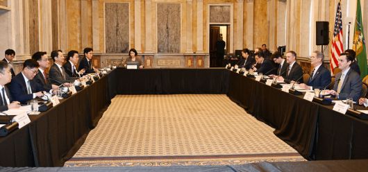 최상목 부총리 겸 기획재정부 장관과 안덕근 산업통상자원부 장관이 24일(현지시간) 미국 워싱턴 DC 재무부에서 열린 한-미 2+2 통상협의(Trade Consultation)에 참석하고 있다. 기획재정부 제공