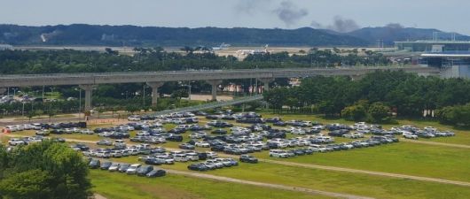 인천국제공항공사 청사 앞 잔디밭이 주차장으로 변했다. 인천국제공항공사 제공