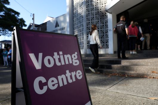 29일(현지시간) 호주 유권자들이 내달 3일 치러지는 총선을 앞두고 시드니에 있는 사전 투표소에서 투표하고 있다. 로이터연합뉴스