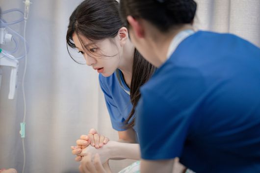 tvN 토일드라마 <언젠가는 슬기로울 전공의생활>에서 1년차 전공의 오이영 역을 맡은 배우 고윤정. tvN 제공