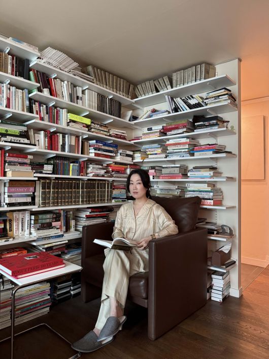 거실은 패션 서적 등으로 가득 채운 서재 공간으로 활용하고 있다. 박민지씨 제공