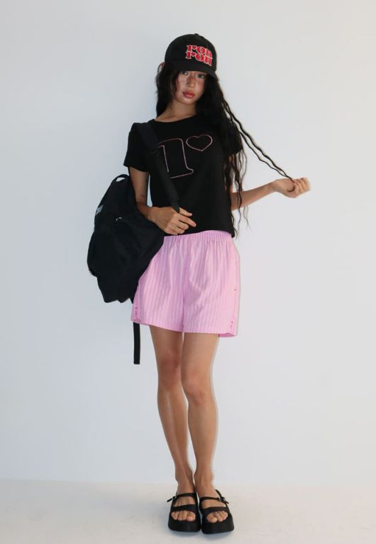 남성용 이너웨어인 트렁크 팬티에서 영감받은 트렁크 쇼츠가 올여름 핵심 아이템으로 떠오르고 있다. 론론 제공