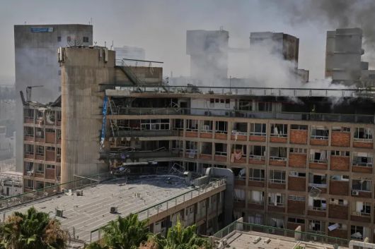 이란 미사일에 피격당한 이스라엘 남부 소로카 병원. AP연합뉴스