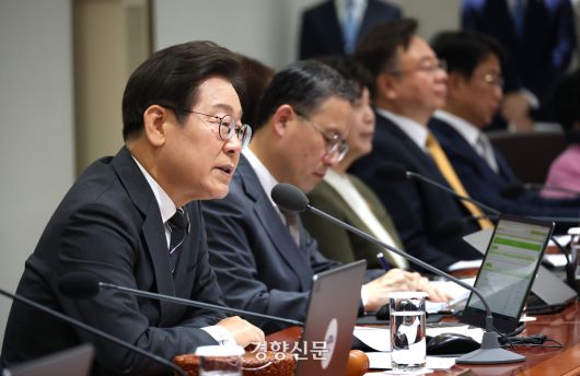 이재명 대통령이 19일 서울 용산 대통령실청사에서 국무회의를 주재하고 있다. 김창길 기자