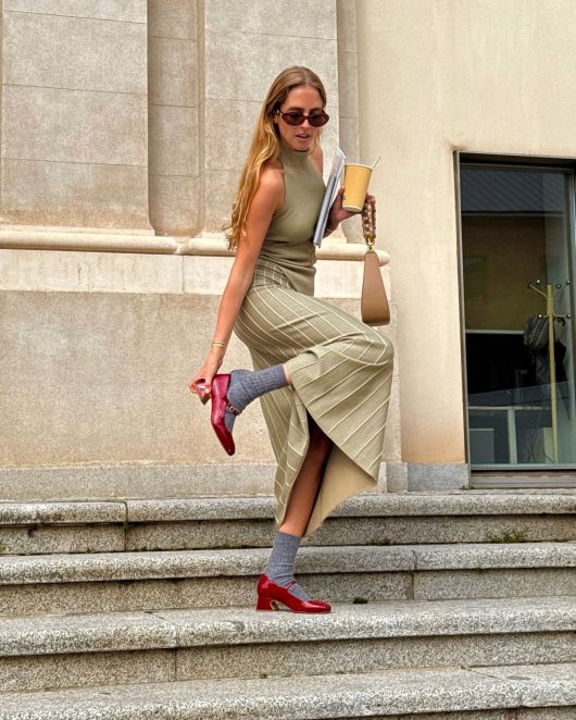 스트리트 패션과 애슬레저가 유행하면서 양말은 서서히 ‘숨기는 것’에서 ‘드러내는 것’으로 변모했다. 패션인플루언서 앤디(@andiwashington__)의 양말 패션.