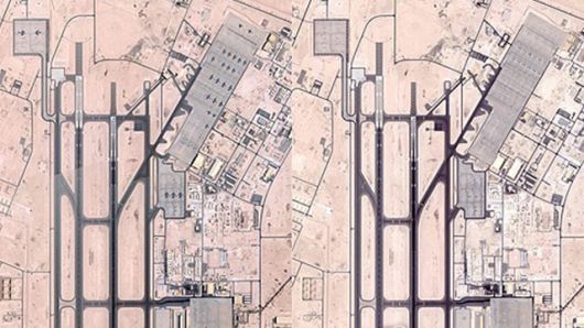 민간 위성업체 플래닛 랩스가 촬영한 카타르 알우데이드 공군 기지의 2025년 6월 5일(왼쪽)과 6월 19일(오른쪽) 위성 사진. 19일에 촬영한 사진에는 비행기가 없는 모습이 보인다.  AFP연합뉴스