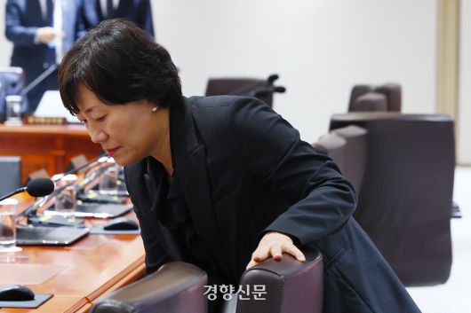 송미령 농림축산식품부 장관이 24일 서울 용산 대통령실 청사에서 열린 국무회의에 참석하고 있다. 대통령실사진기자단