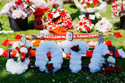 3일 리버풀 홈구장 안필드에 디오구 조타를 추모하는 헌화가 마련됐다. AP