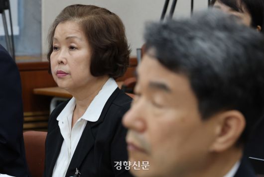 손효숙 리박스쿨 대표가 10일 국회 교육위 청문회에서 의원 질의를 듣고 있다. 박민규 선임기자