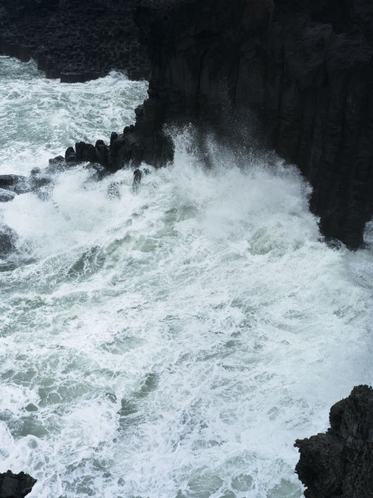 멀리서 너무 가깝게 Faraway, So Close / Untitled, 90x120cm, Archival Pigment Print / ⓒ 정희승, 고은깁슨미술관 제공