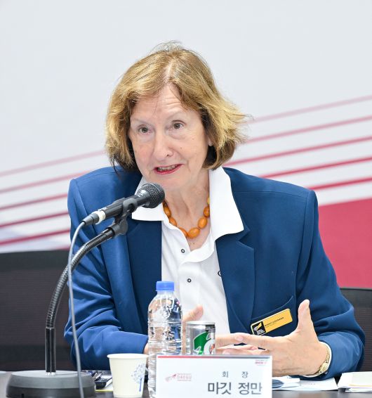 마깃 정만 세계마스터스육상연맹 회장이 15일 언론 브리핑에서 발언하고 있다. 대구시 제공